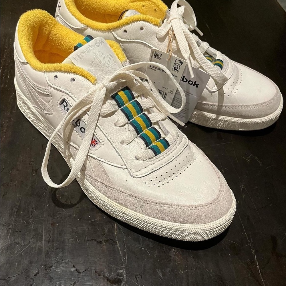 Reebok White Sneakers with Yellow Lining